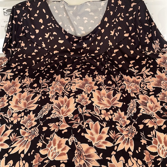 NWOT Sz 2XL Plus Top Comfortable Pull Over Head Feminine Pattern - Picture 4 of 5